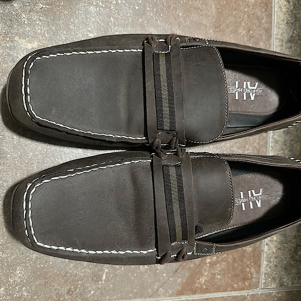Men’s brown dress shoes only wore one time. They are very nice and comfortable